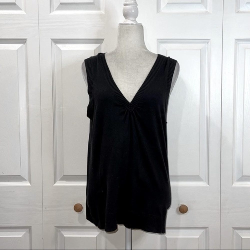 2/$25 Vintage San Louis Paris Black V-Neck Top